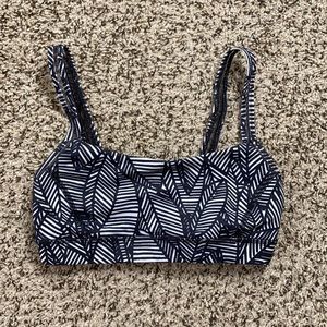 LULULEMON vintage sports bra SIZE 2 great condition!!